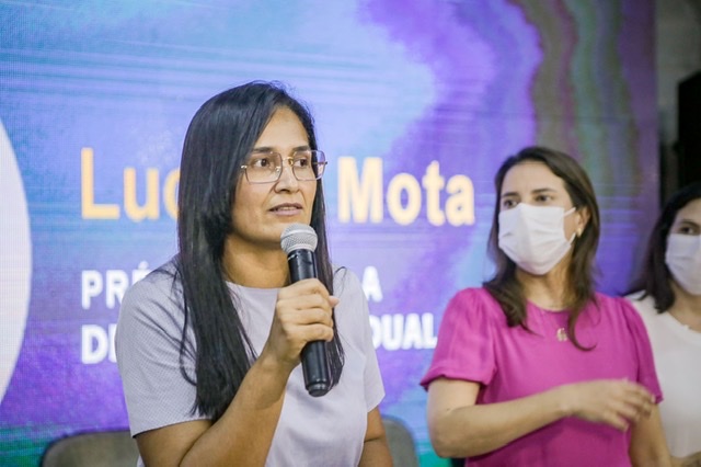 Pré-candidata, Lucinha dispara críticas contra o governo estadual