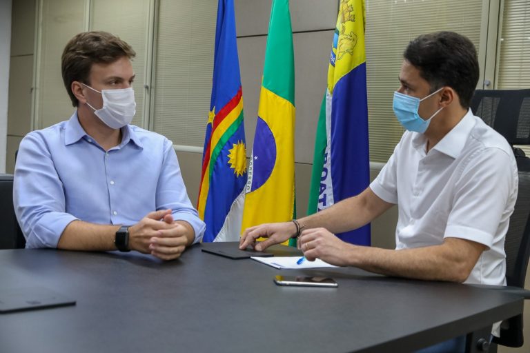 Anderson Ferreira busca entendimento com Miguel Coelho 