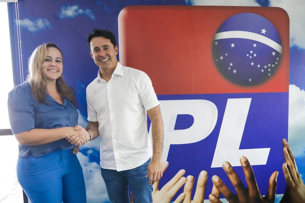 Anderson filia mais uma mulher para reforçar chapa de federal