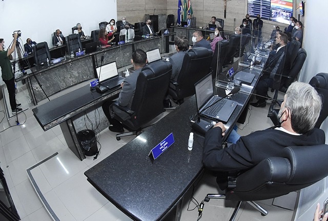 Reajuste dos professores e reforma administrativa de Caruaru em pauta