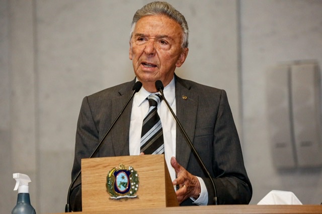 José Queiroz rebate críticas ao governo Paulo Câmara