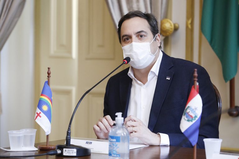 Paulo Câmara reage e também vai ao STF por Noronha