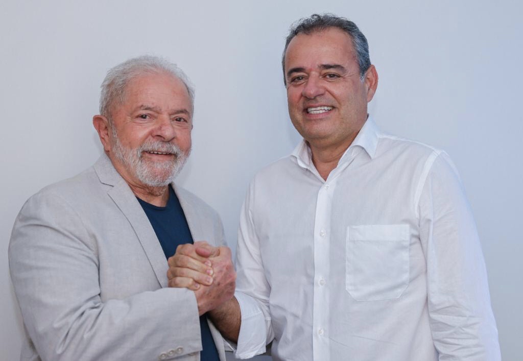 Com apoio de Lula, Danilo vence no primeiro turno
