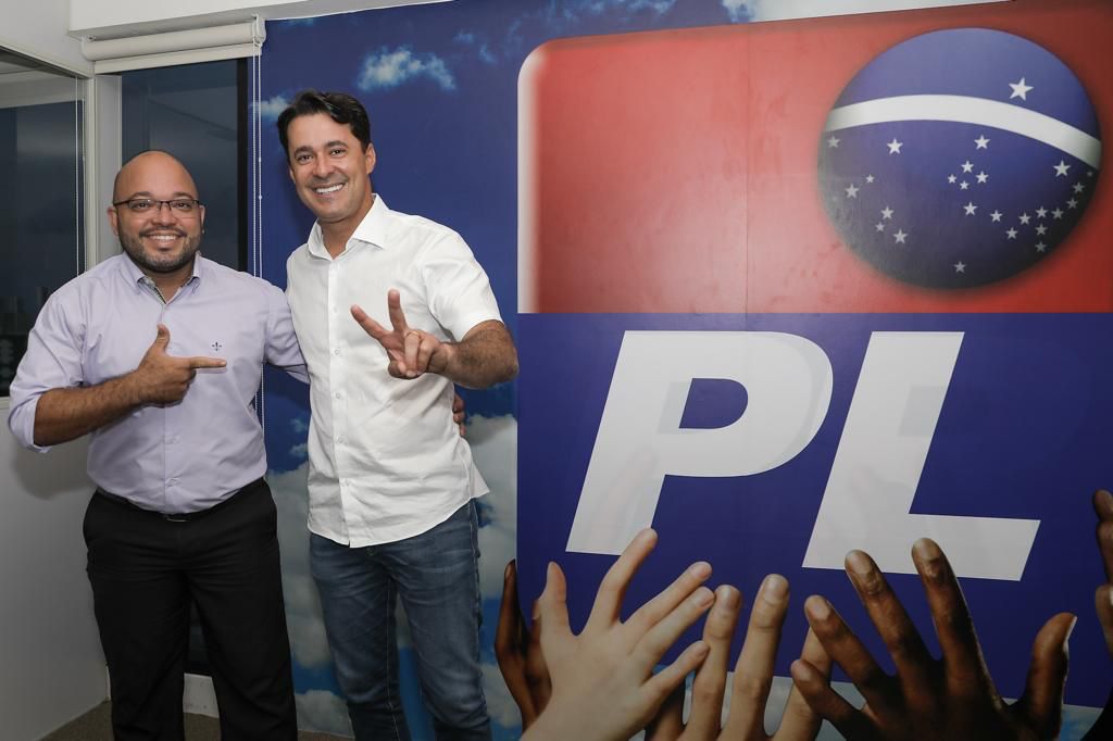Anderson Ferreira filia ativista conservador ao PL