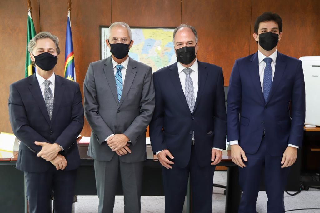 Fernando Bezerra Coelho visita o presidente do TRE-PE