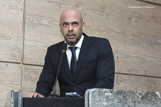 Anderson destaca diálogo com o Executivo para avanço da causa animal