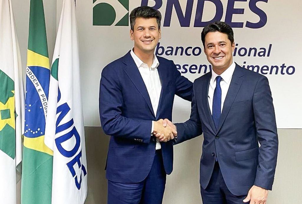 Presidente do BNDES enaltece gestão de Anderson Ferreira 