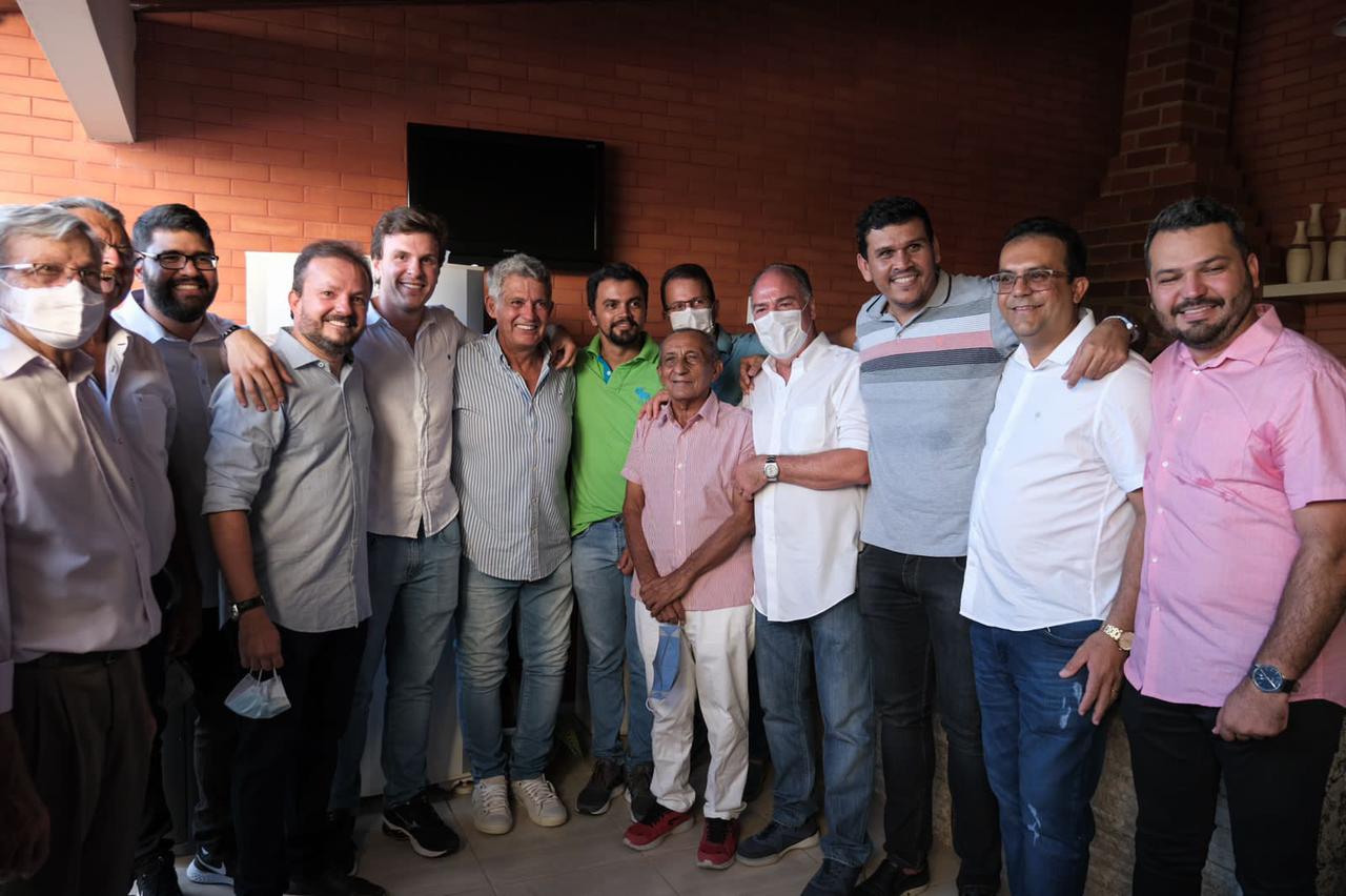 Miguel Coelho une oposição em Salgueiro