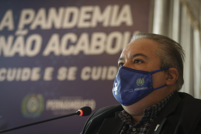 Máscaras permanecem obrigatórias nos ônibus e terminais