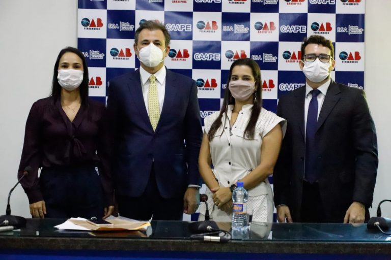 Novos advogados prestam juramento na OAB Araripina 