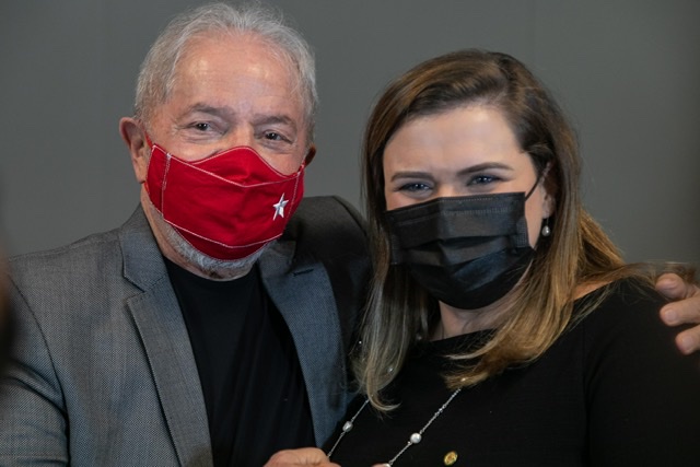 PT dá mais uma cartada para manter Marília no partido