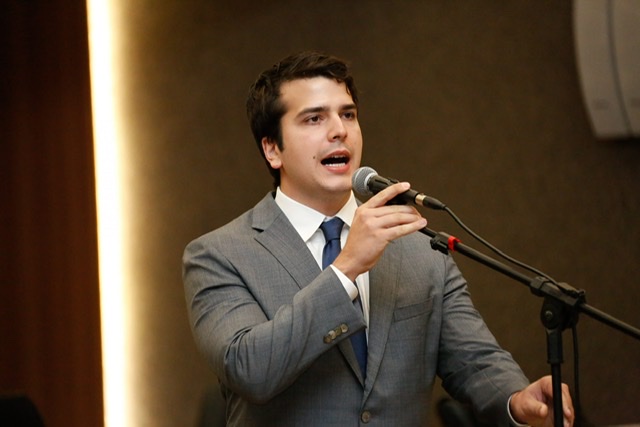 Deputado lamenta situação do saneamento básico no Recife