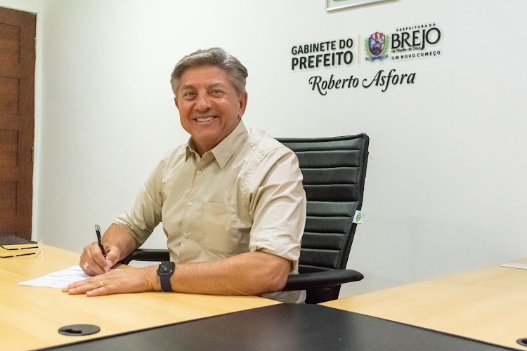 Prefeito de Brejo propõe reajuste de 10,16% para servidores