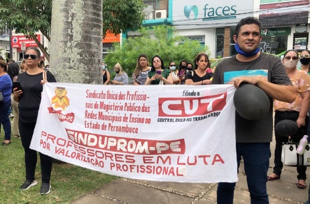 Professores de Caruaru se reúnem com secretários