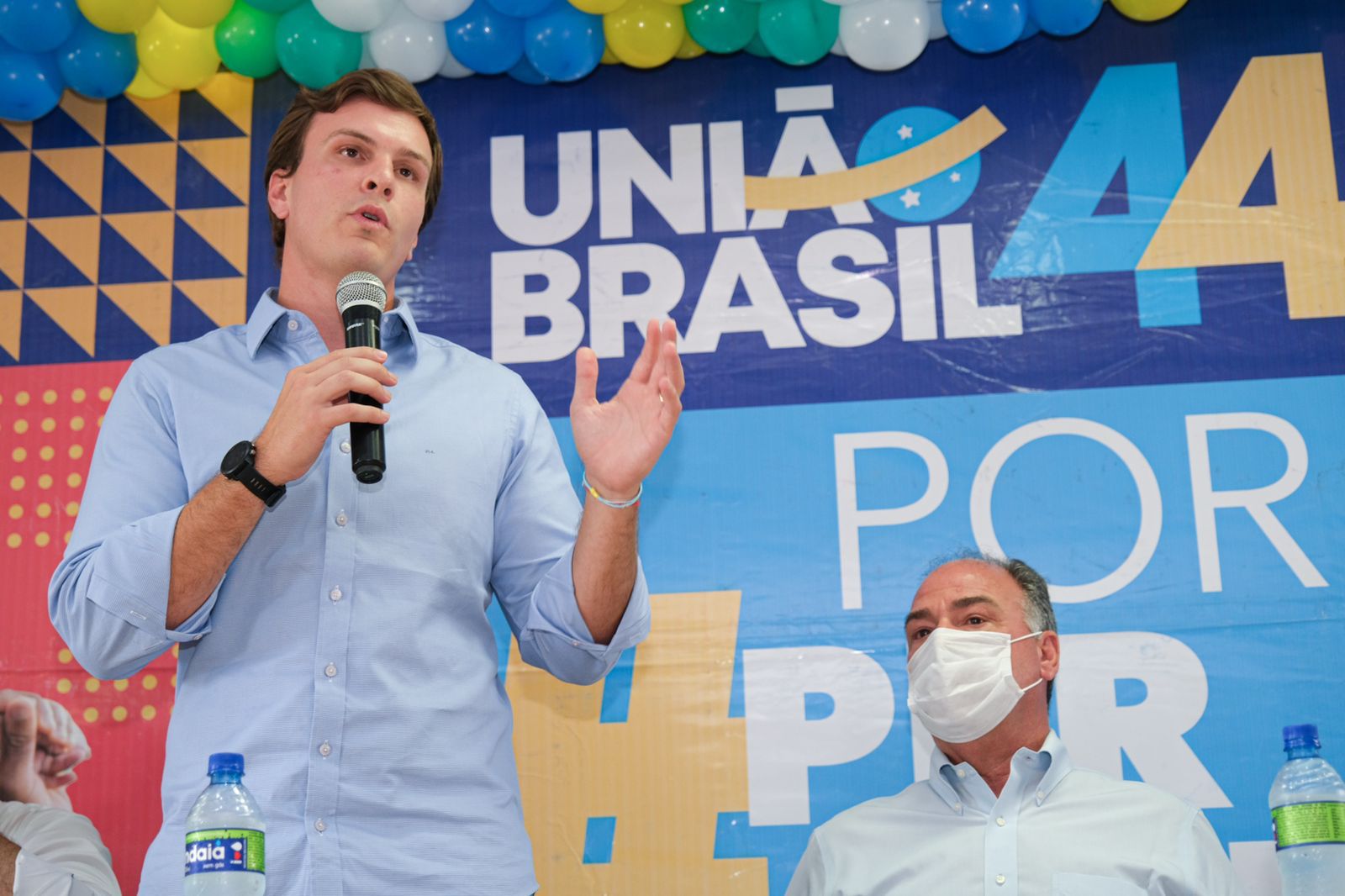 No Sertão, Miguel Coelho critica PSB e o Plano Retomada