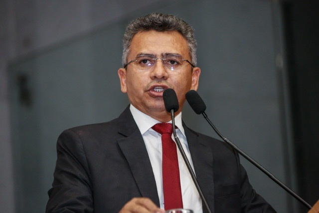 Cenário Político: PT adia definição sobre nome para majoritária 