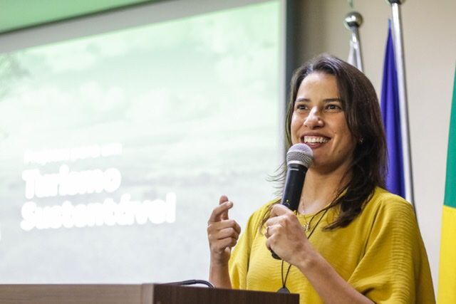 Raquel entregará ofício de renúncia em mãos na Câmara