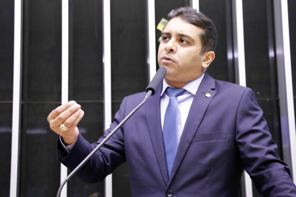 Fernando Rodolfo defende reajuste de 33,24% para os professores de Caruaru