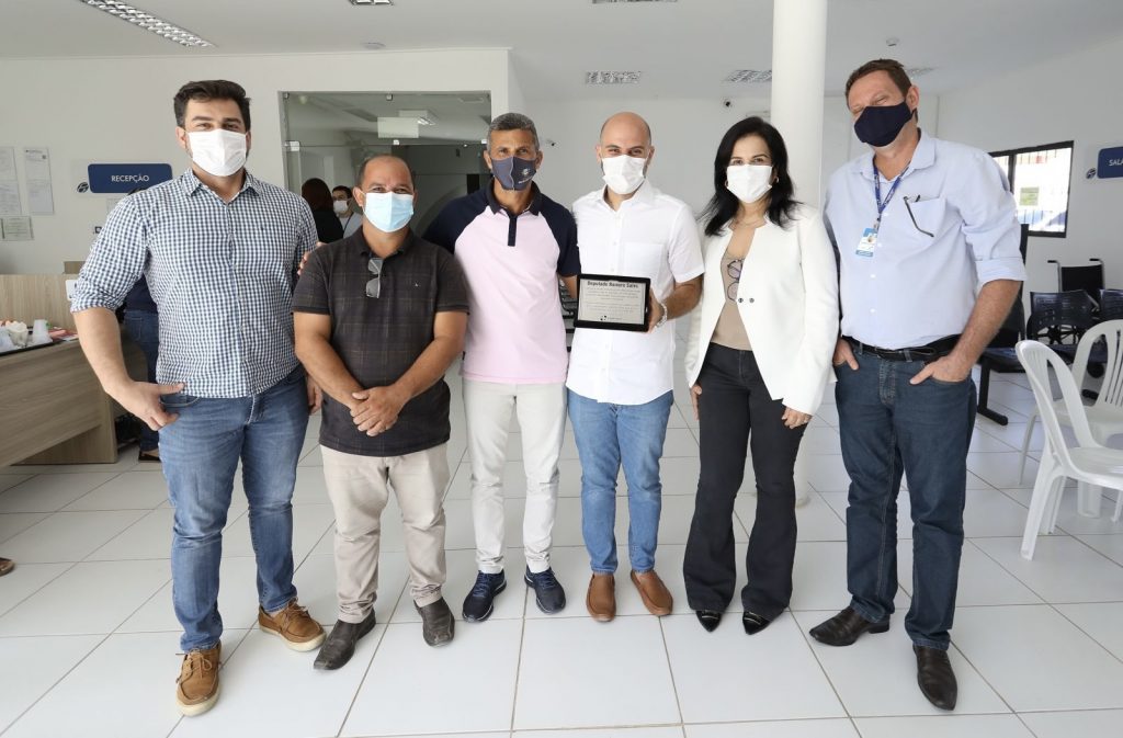 Romero Sales Filho visita Hospital Armindo Moura