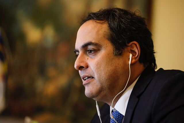 Paulo Câmara garante duas secretarias para o PT