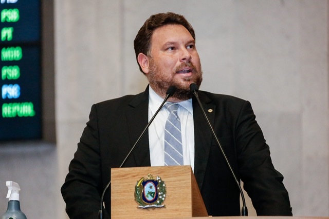 Wanderson Florêncio fecha com Marília Arraes 