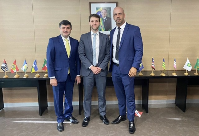 Anderson Correia discute ações com ministro para Caruaru