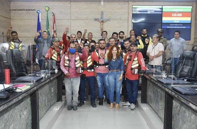 Mototaxistas debatem melhorias durante audiência em Caruaru 