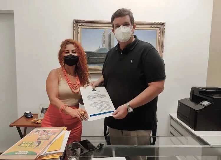 Perpétua rompe com os Queiroz e se alia a Clodoaldo