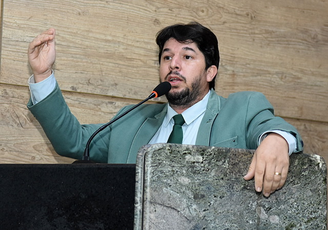 Fagner parabeniza Blog Cenário pelos 3 anos de atividade