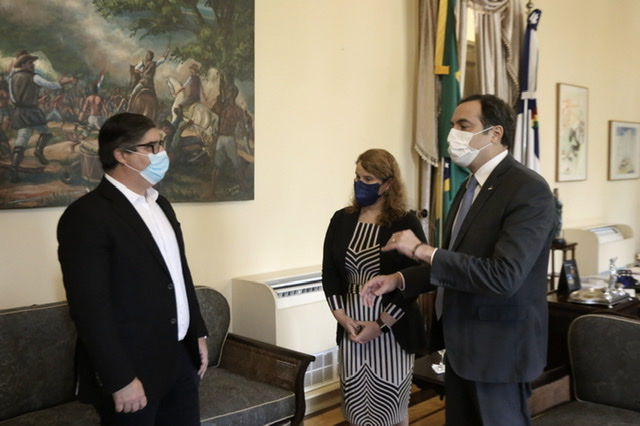 Paulo discute parcerias com Instituto Pernambuco-Porto