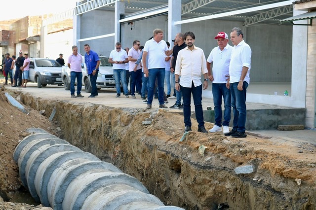 Diogo Moraes e Danilo vistoriam obras em São Bento do Una
