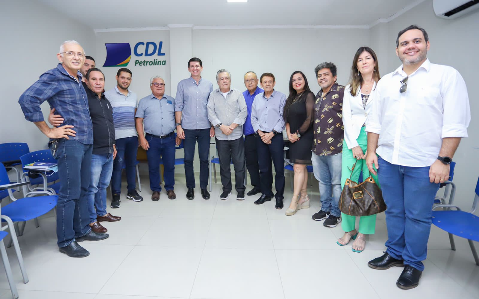 Simão discute fortalecimento do comércio em Petrolina