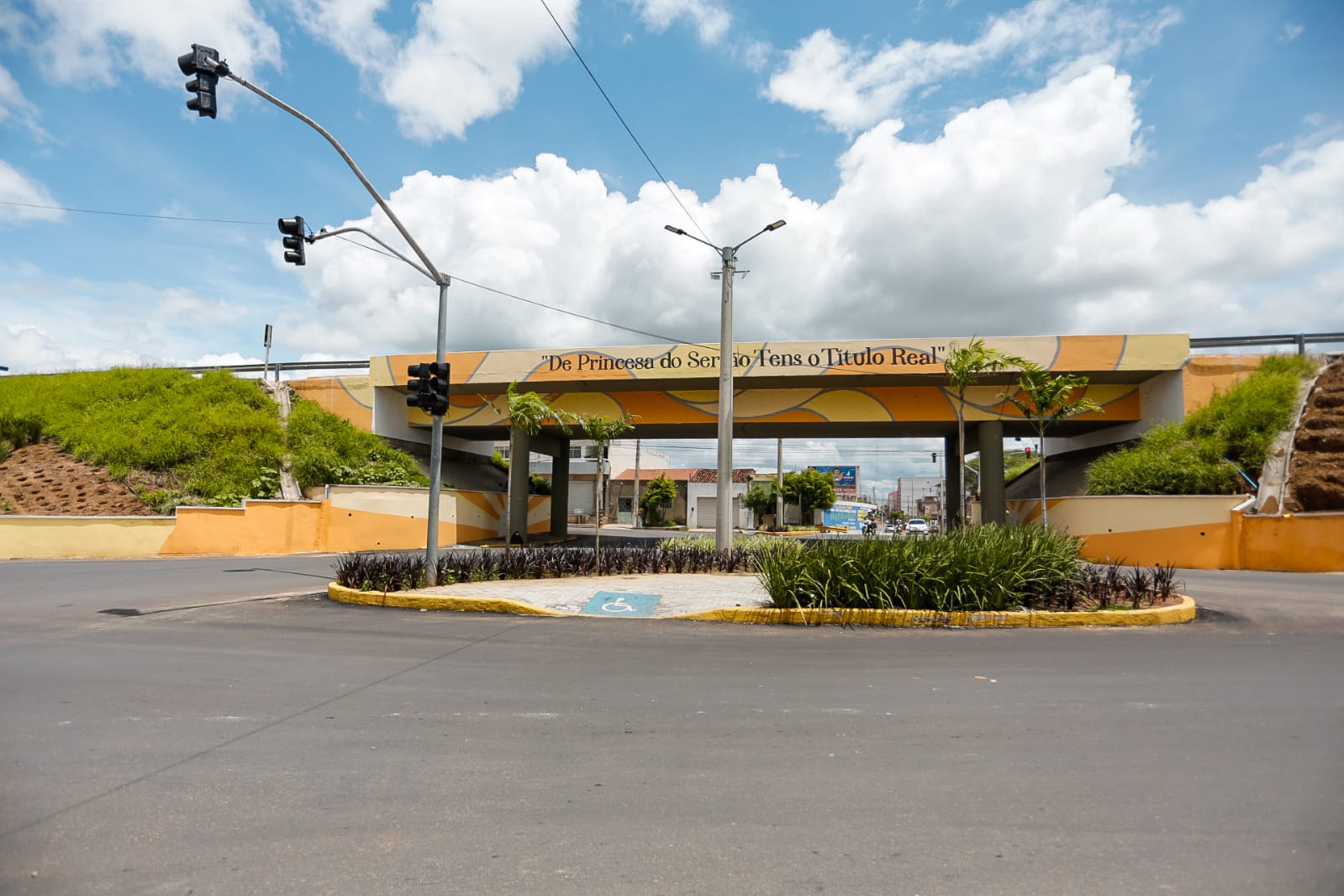 Márcia Conrado entrega obras de mobilidade em Serra Talhada
