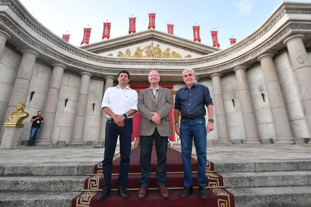 Ministro destaca importância da Paixão de Cristo para o turismo