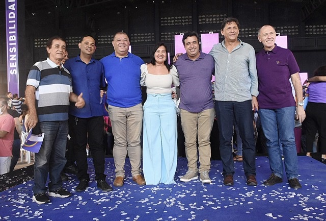 Vereadores de Caruaru marcam presença em ato de apoio a Raquel