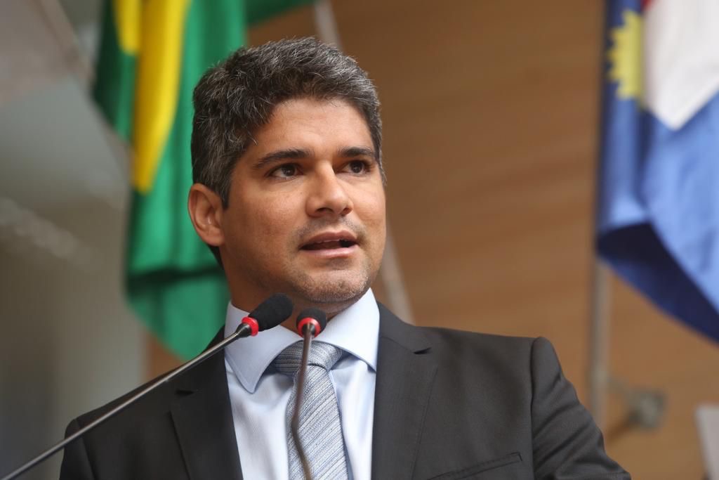 Câmara do Recife rejeita proposta de remoção do busto de Castelo Branco