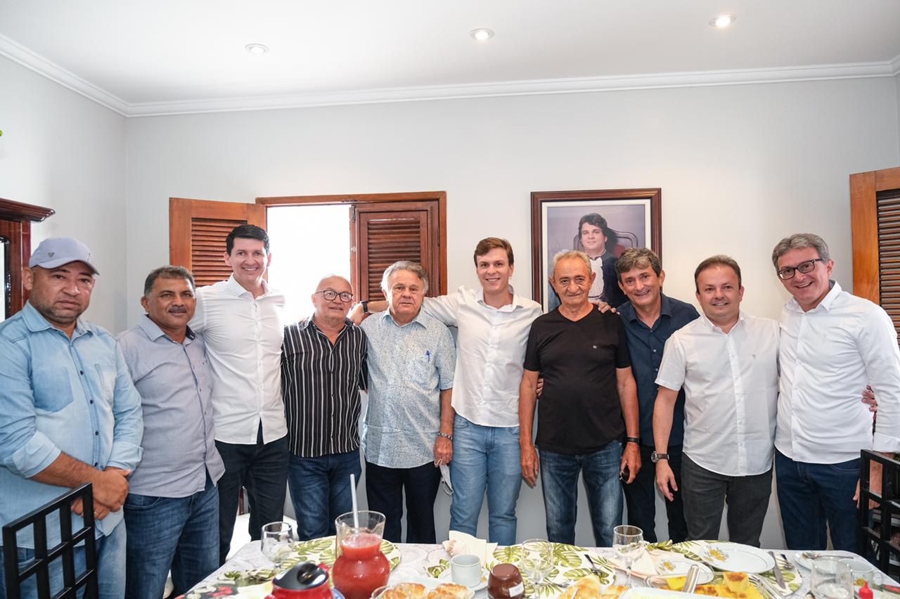 Miguel Coelho amplia arco de alianças no Sertão Central