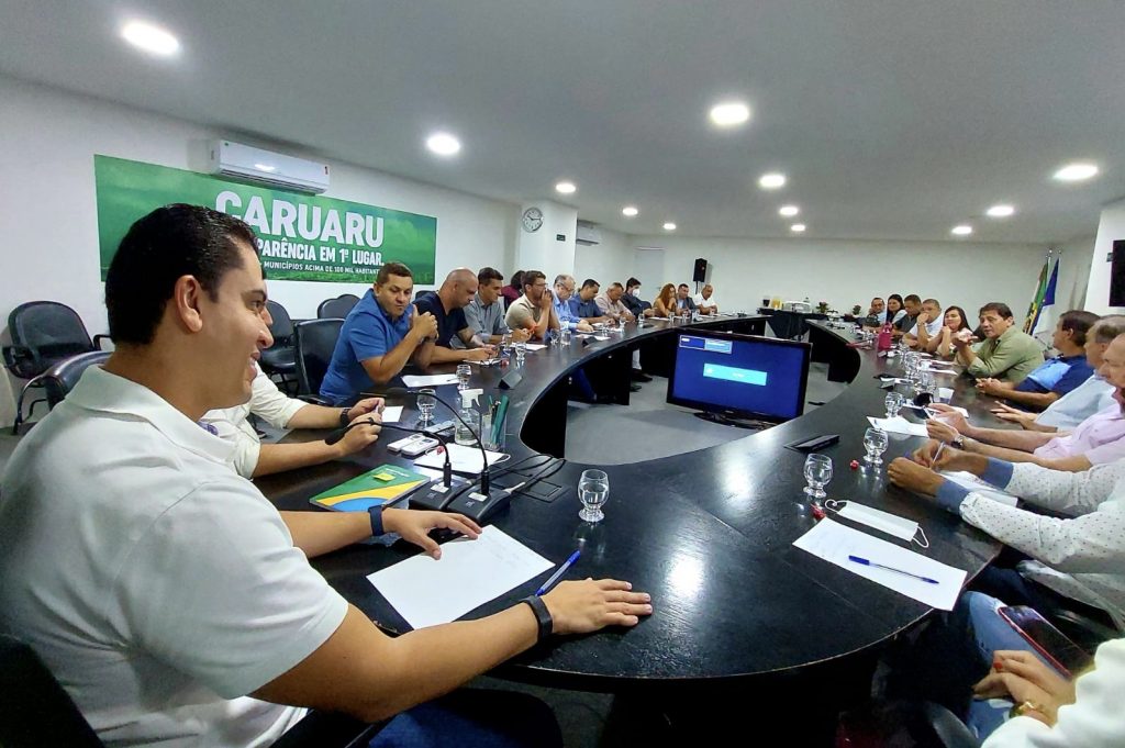 Rodrigo Pinheiro reúne vereadores de situação e oposição