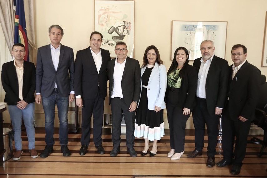 Prefeito de Arcoverde planeja São João 2022 com o governador  