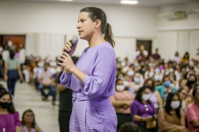 Raquel Lyra participa de evento com mulheres em Itamaracá