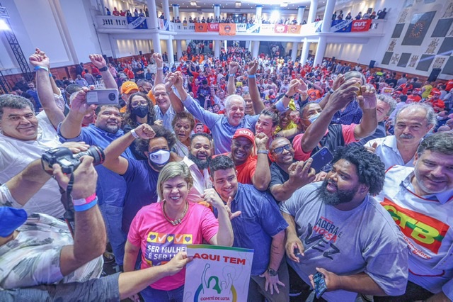 Lula e Alckmin recebem apoio e propostas de sindicalistas 