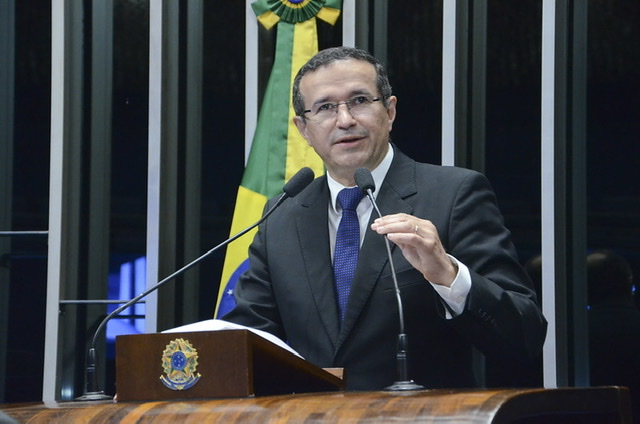 Tucanos acusam Douglas de tentar esvaziar chapa do PSDB