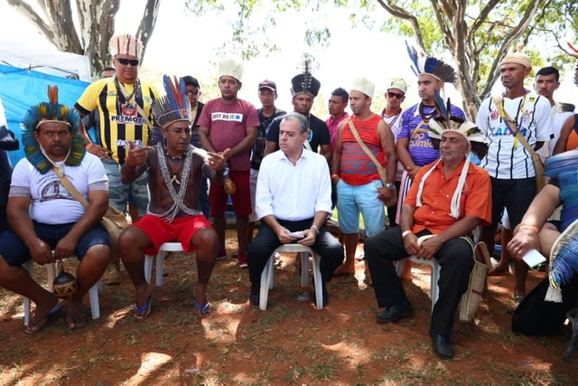 Danilo se reúne com representantes da população indígena