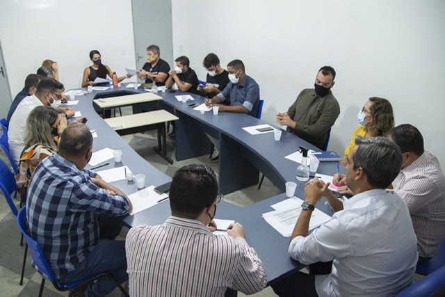 Fábio Aragão apresenta nova proposta de reajuste dos professores 
