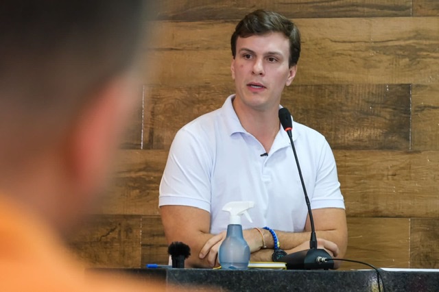 Miguel Coelho ironiza pacto defendido por Danilo