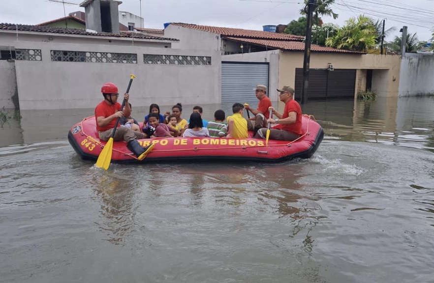 Governo antecipa nomeação de novos bombeiros para atuar em alagamentos e deslizamentos