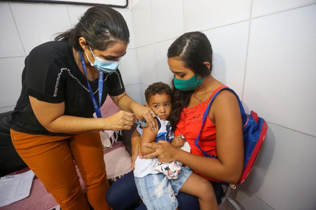Jaboatão vacina crianças contra sarampo e gripe nas creches 