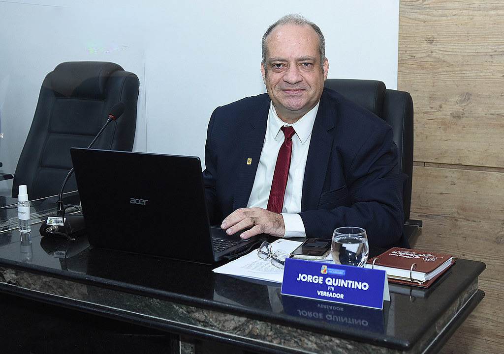 Quintino alerta jovens sobre prazo para emitir título eleitoral