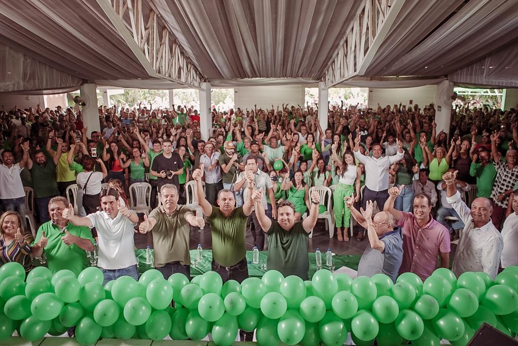 Danilo reúne multidão de apoiadores em Lajedo 