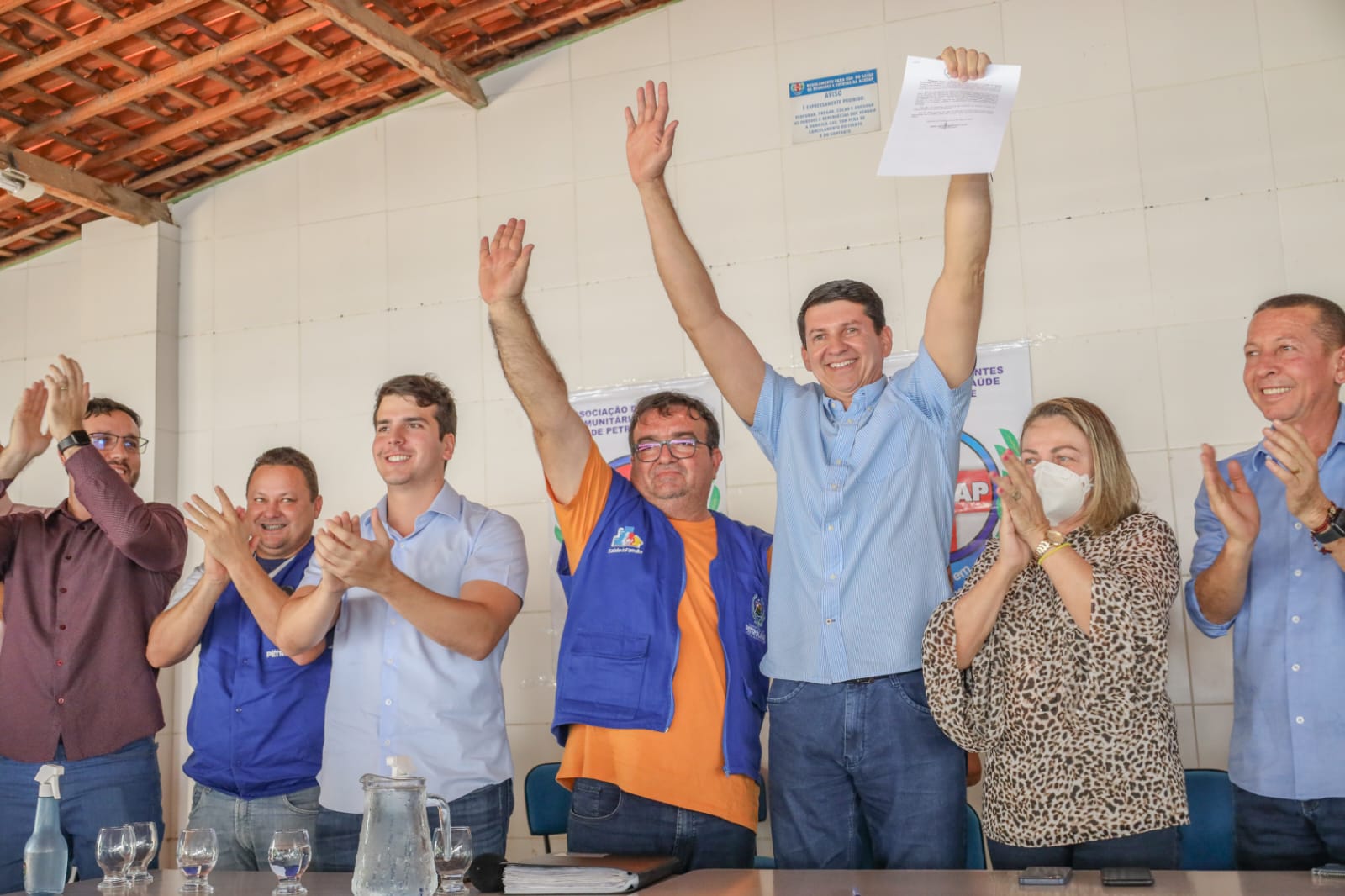 Simão sanciona PCCR dos Agentes de Saúde e Endemias